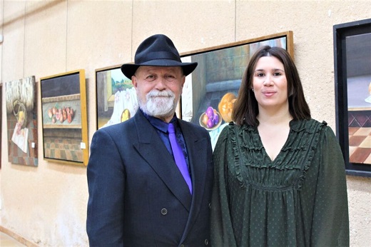 Eugenio Fernández junto a la concejal Nadia González // La Voz